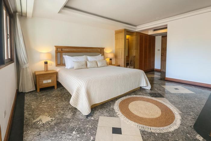 the taksim royal beach hotel