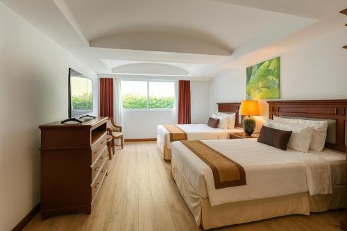 the taksim royal beach hotel