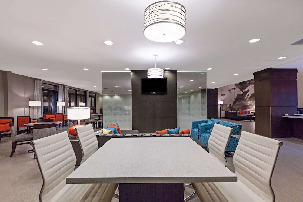 comfort inn and suites irving las colinas dfw