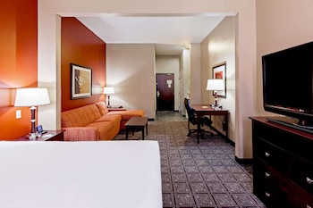 comfort inn and suites irving las colinas dfw