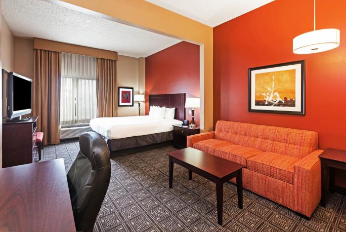 comfort inn and suites irving las colinas dfw