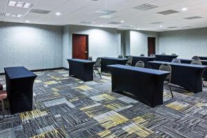 comfort inn and suites irving las colinas dfw
