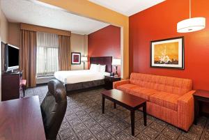comfort inn and suites irving las colinas dfw