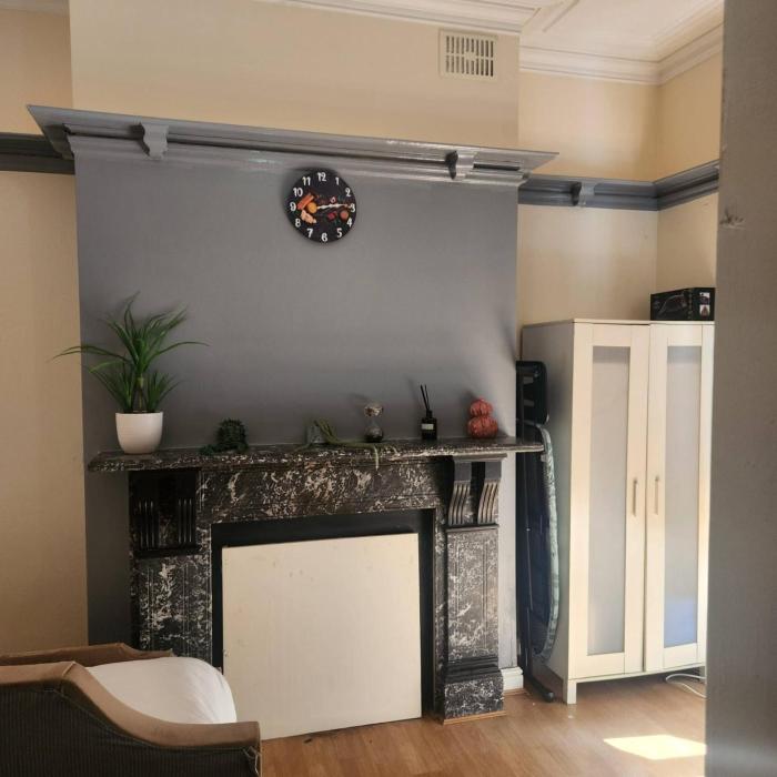 charming victorian apartment in central wolverhampton