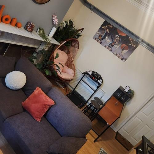 charming victorian apartment in central wolverhampton