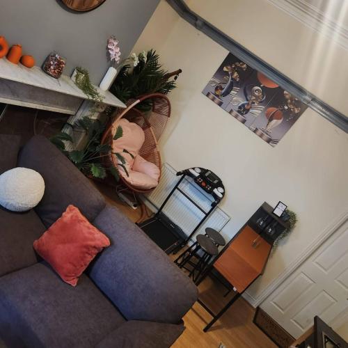 charming victorian apartment in central wolverhampton