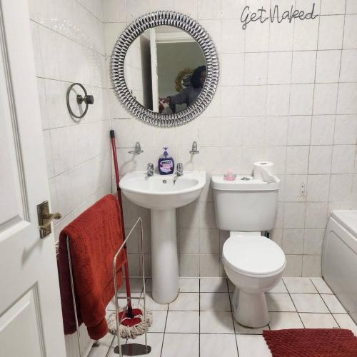 charming victorian apartment in central wolverhampton