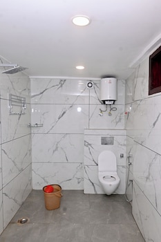 hotel golden by admire stay