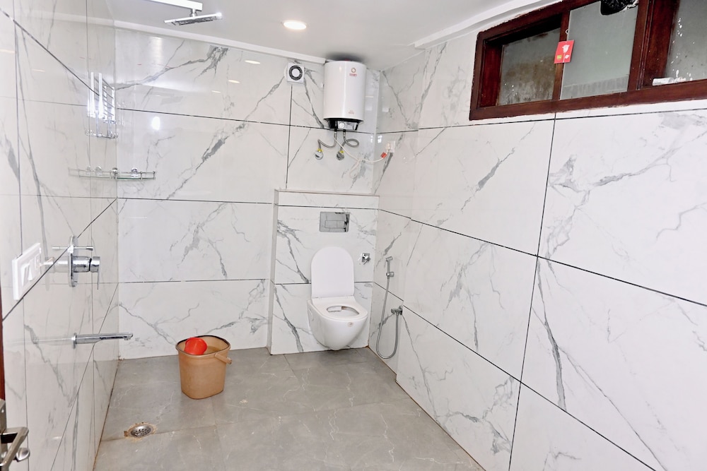 hotel golden by admire stay