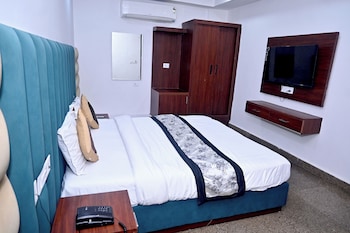 hotel golden by admire stay