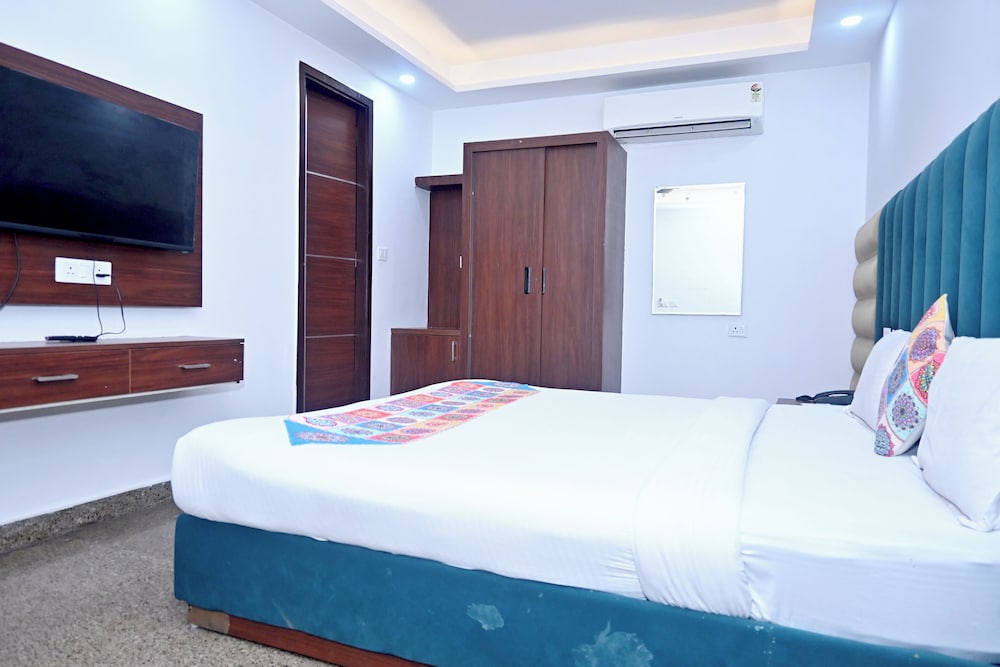 hotel golden by admire stay