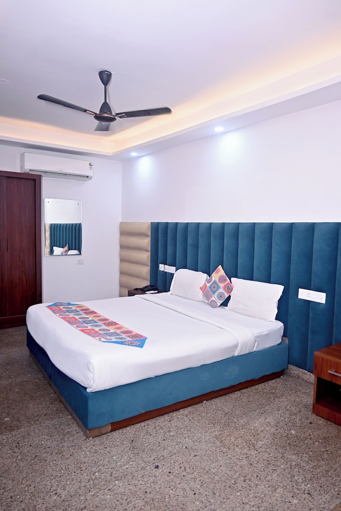 hotel golden by admire stay