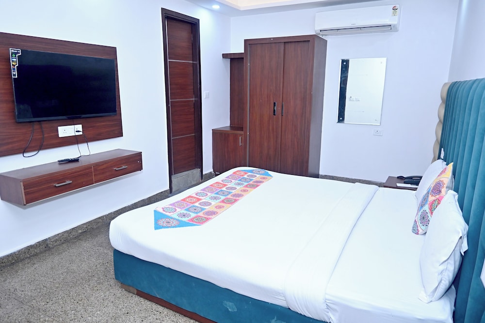 hotel golden by admire stay