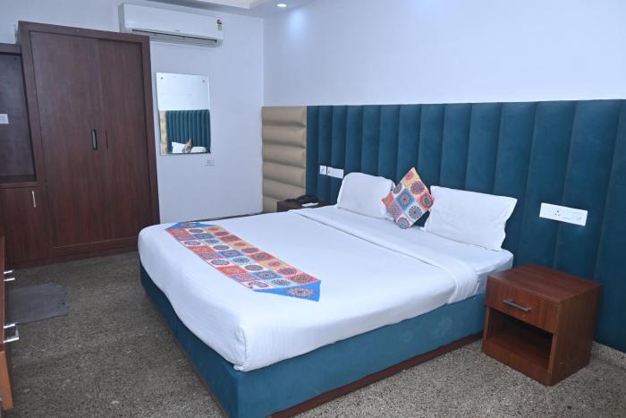 hotel golden by admire stay