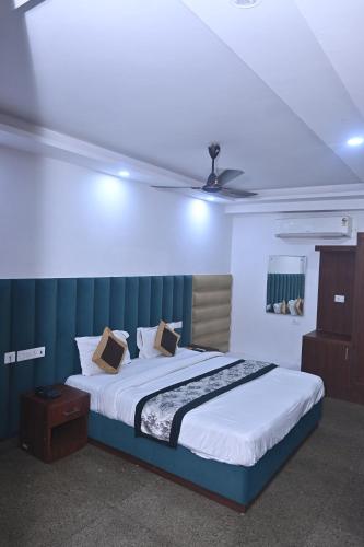 Hotel Golden By Admire Stay,,2 star