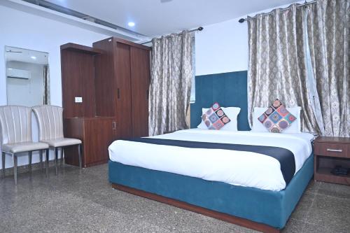 hotel golden by admire stay