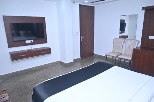 Hotel Golden By Admire Stay,,2 star