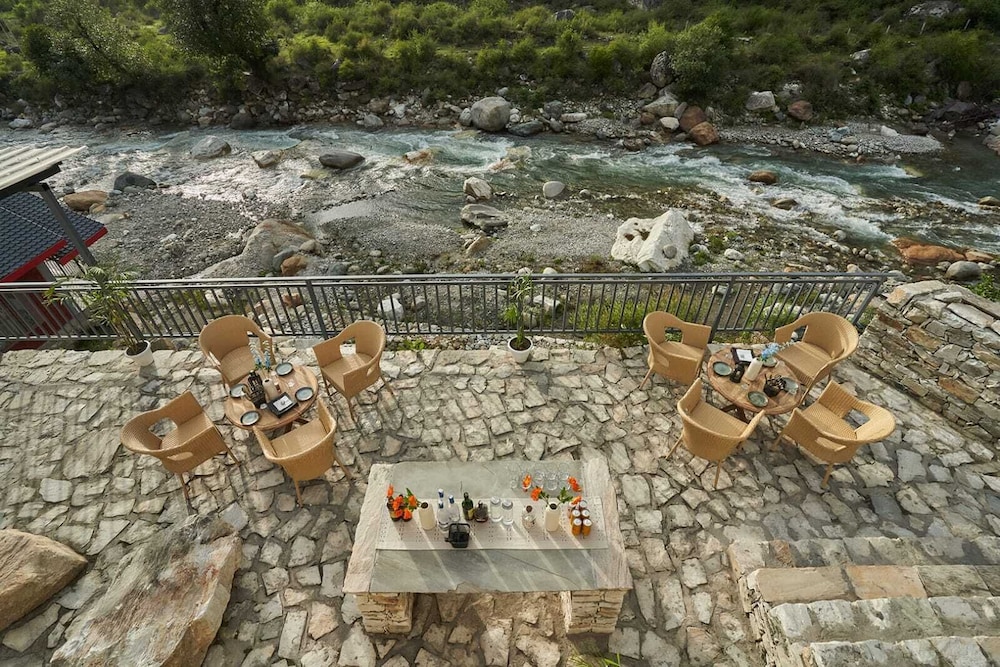 mashru riverside estate