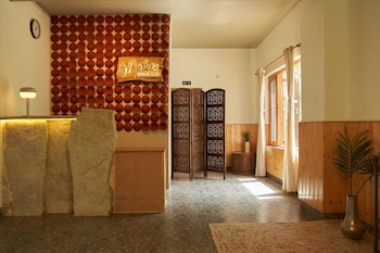 Mashru Riverside Estate,,3 star