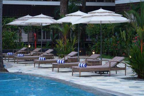 Hyatt Regency Kochi Malayattoor,,5 star