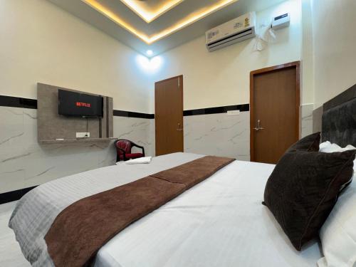 Satya Nikunj Inn,,2 star