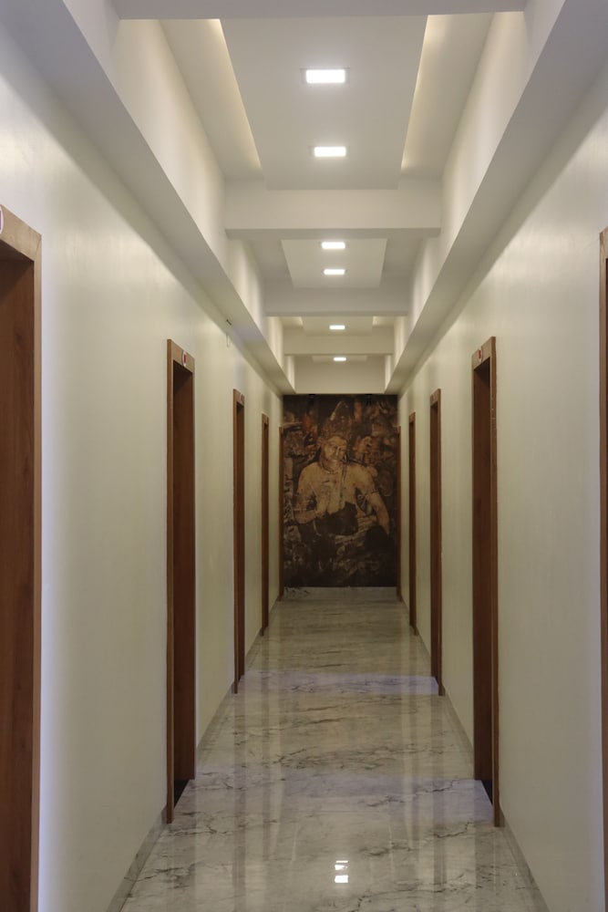 hotel mayur residency