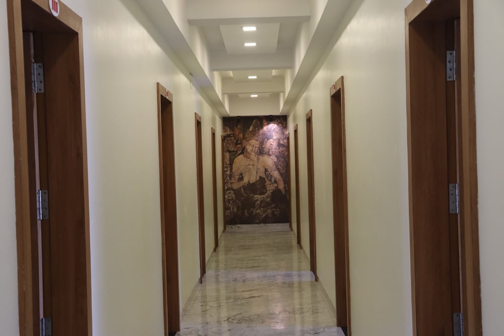 hotel mayur residency