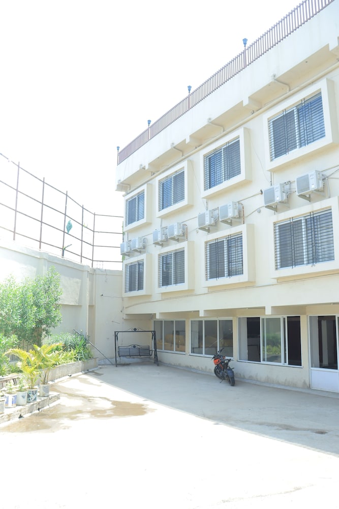 hotel mayur residency