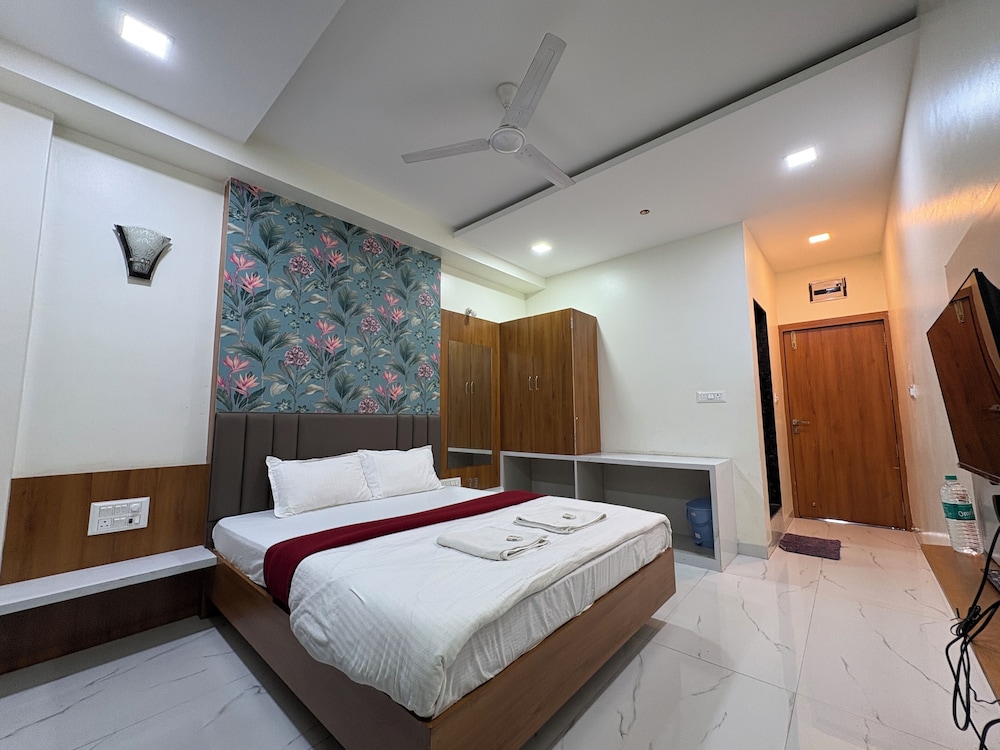 hotel mayur residency