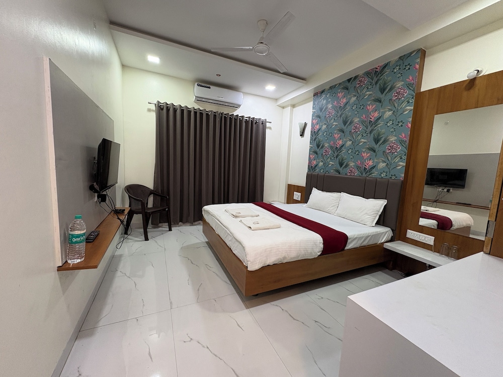 hotel mayur residency