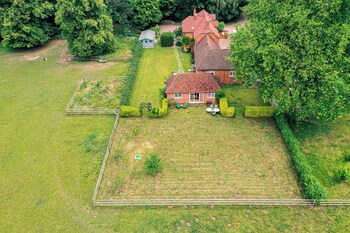 idyllic countryside cottage