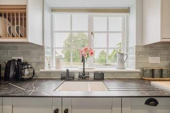 Idyllic Countryside Cottage,,2 star