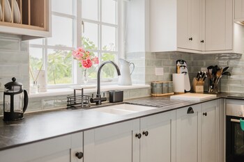 Idyllic Countryside Cottage,,2 star