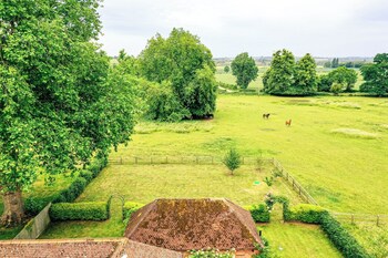 idyllic countryside cottage