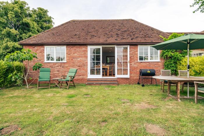 idyllic countryside cottage