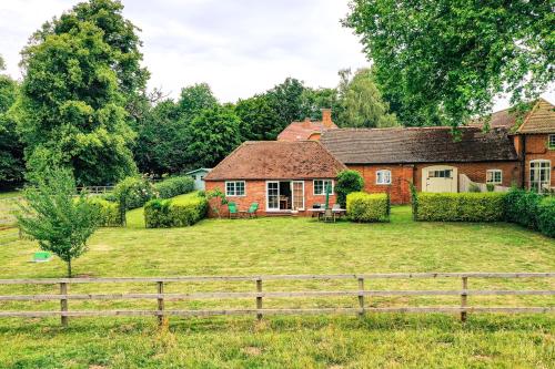 idyllic countryside cottage