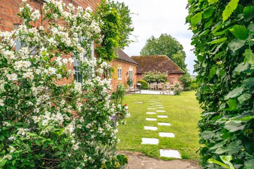idyllic countryside cottage
