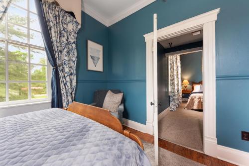 the benchmark inn