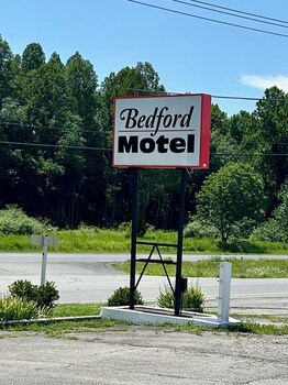 Bedford Motel,,2 star