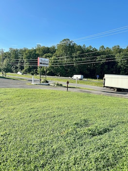Bedford Motel,,2 star