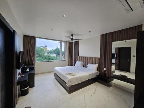 Travinities Hotel Shree Ji Palace,,2 star