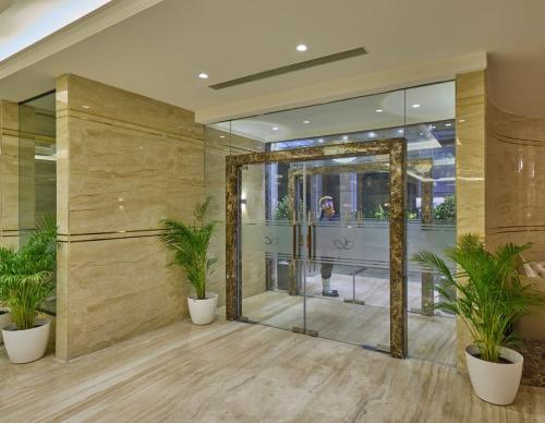 grand continent premiere t nagar