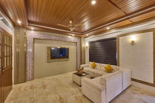 grand continent premiere t nagar