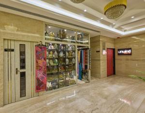 grand continent premiere t nagar