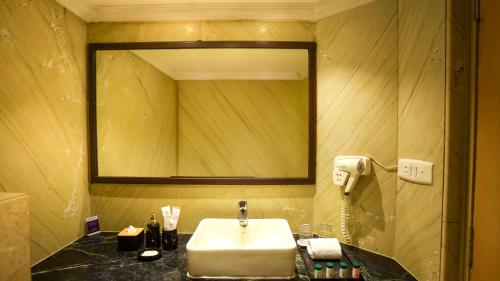 grand continent premiere t nagar