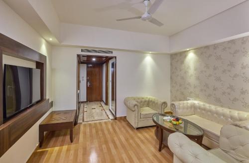 grand continent premiere t nagar