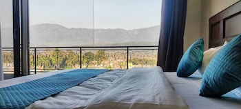 the crown a pinnacle of luxury