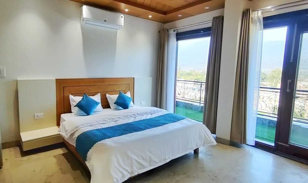 the crown a pinnacle of luxury