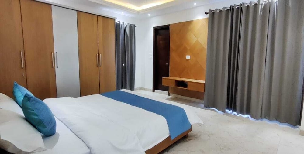 the crown a pinnacle of luxury