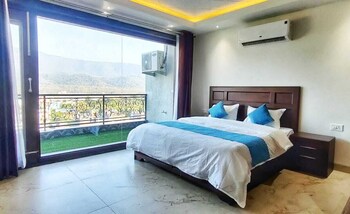 the crown a pinnacle of luxury